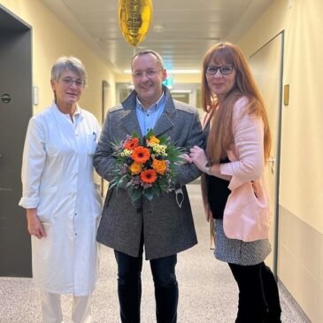 Ein Abschied nach 16 Jahren von dem zweiten zu Hause – Helios Bördeklinik bedankt sich bei langjährigem Stationsarzt