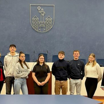 Ausflug in die Stadtpolitik: Schüler des Ökumenischen Domgymnasiums treffen FDP-Ratsfrauen