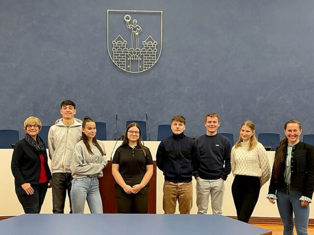 Ausflug in die Stadtpolitik: Schüler des Ökumenischen Domgymnasiums treffen FDP-Ratsfrauen