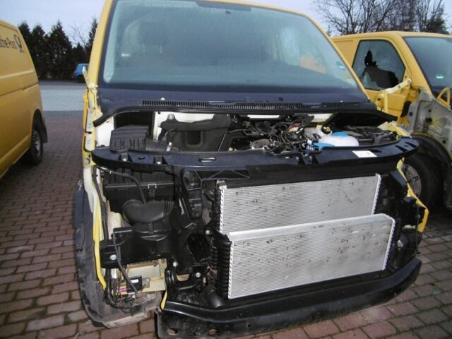 Diebe benötigen Auto-Ersatzteile