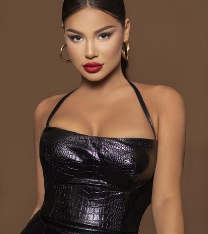 Dhurata Dora gewährt uns mit „Sonne“ ein Einblick in ihr Herz