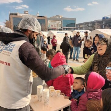 Johanniter bauen Hilfe in der Türkei und Syrien weiter aus / Umfassende Hilfsgüterverteilungen in beiden Ländern starten / Zweites Nothilfeteam reist Sonntag in die Türkei