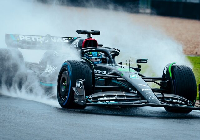 Auf nach Bahrain: W14 schließt erste Ausfahrten ab