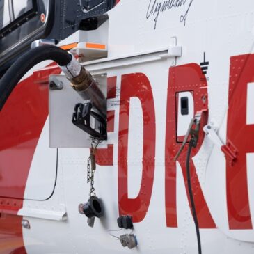 Klimaneutral fliegen: DRF Luftrettung testet alternativen Treibstoff in Magdeburg