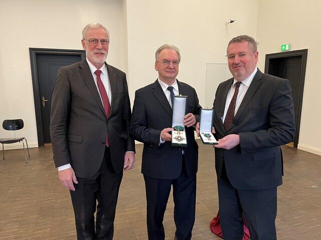 Ungarischer Verdienstorden an Ministerpräsident Haseloff überreicht