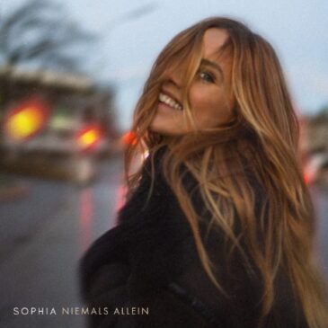 SOPHIA veröffentlicht ihre neue Single “Wenn Kometen fallen” + Videopremiere heute um 18 Uhr