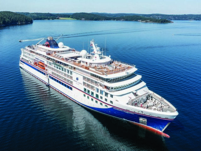Premiere: Neue Expeditionsflotte von Hapag-Lloyd Cruises nimmt erstmalig Kurs auf die Großen Seen