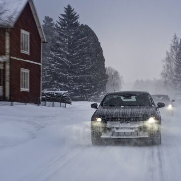 Ob am Polarkreis oder im Alpenvorland: Der neue BMW i5 überzeugt beim Wintertest auf Eis und Schnee