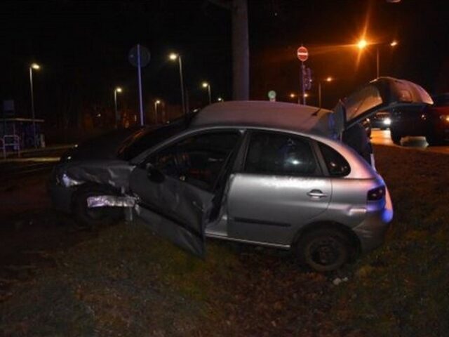 Verkehrsunfall Olvenstedter Chaussee: Auto landet im Straßengraben