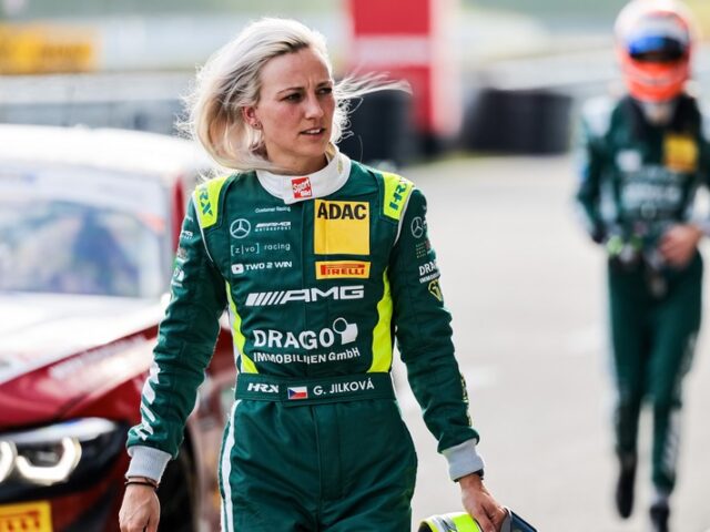 Fünf Aston Martin und drei Damen: Prosport Racing mit Großaufgebot in ADAC GT4 Germany