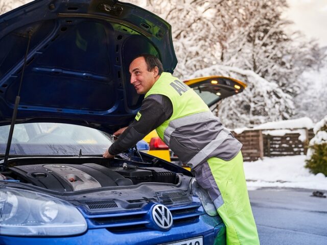 ADAC Pannenhilfe wurde 2022 über 3,4 Millionen Mal gerufen / Defekte Batterie häufigster Grund