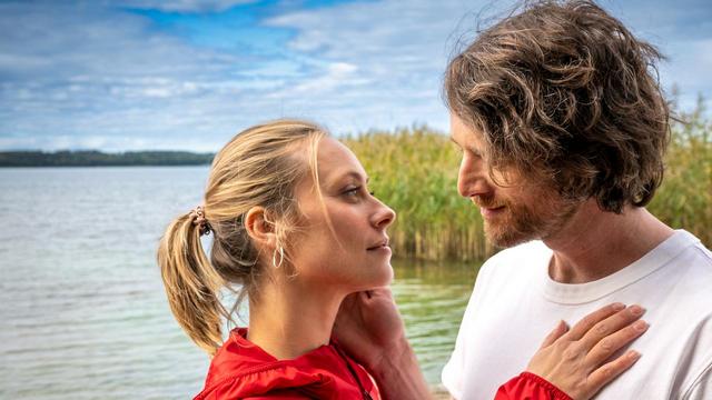 Liebesdrama: Inga Lindström – Hanna und das gute Leben (ZDF  20:15 – 21:45 Uhr)