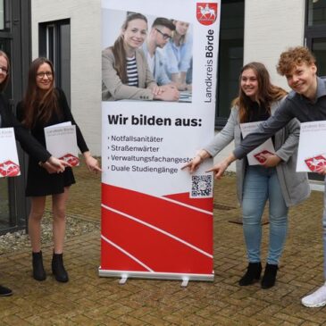 4 Verträge für „Duale Studenten“ des Landkreises Börde unterschrieben