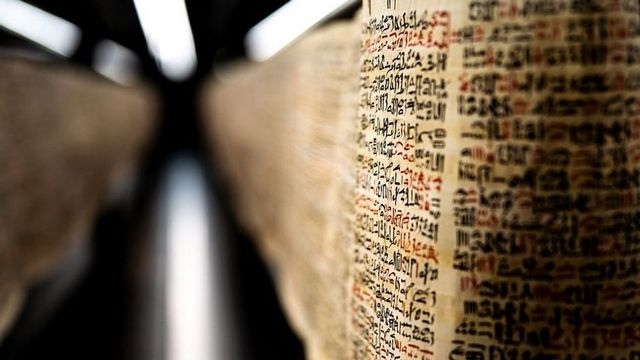 Doku: Magie & Medizin – Die Geheimnisse des Papyrus Ebers (Arte  20:15 – 21:45 Uhr)