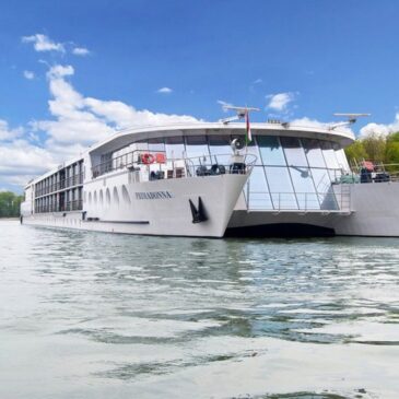 Die Donauregion aus zwei Blickwinkeln / Radkreuzfahrten: Perfekte Mischung aus gesunder Bewegung und Entspannung an Bord