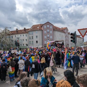 Dritter Christopher Street Day: Regenbogenfahnen wehen in Schönebeck