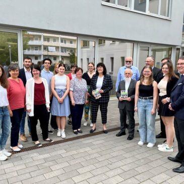 Bildungsministerin und Kirchenvertreter stellen Handreichung für den Religionsunterricht an staatlichen Schulen in Sachsen-Anhalt vor
