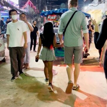 Doku: Die Rückkehr der Sextouristen – Deutsche Männer im Rotlicht von Pattaya (3sat  20:15 – 21:00 Uhr)