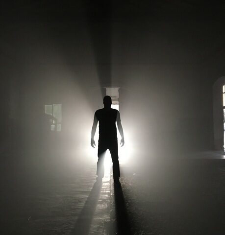 Doku: „Gefangen im eigenen Körper – 44 Stunden zwischen Leben und Tod“ (Das Erste  22:50 – 00:10 Uhr)