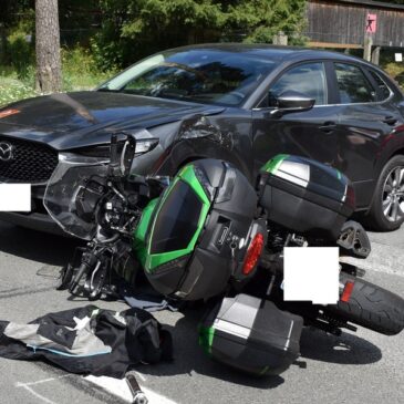 Motorradfahrer wird bei Unfall schwer verletzt