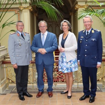 Ministerpräsident Haseloff empfängt Generalmajor Bodemann zum Antrittsbesuch