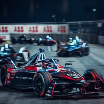 Der Porsche 99X Electric macht Jake Dennis vom Porsche-Kundenteam Avalanche Andretti zum Formel-E-Weltmeister