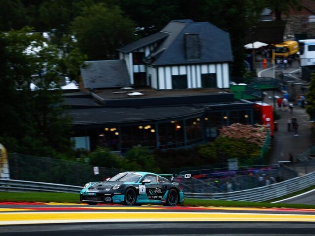 Porsche Mobil 1 Supercup: Huber Racing kämpft sich bei Rutschpartie auf Rang acht