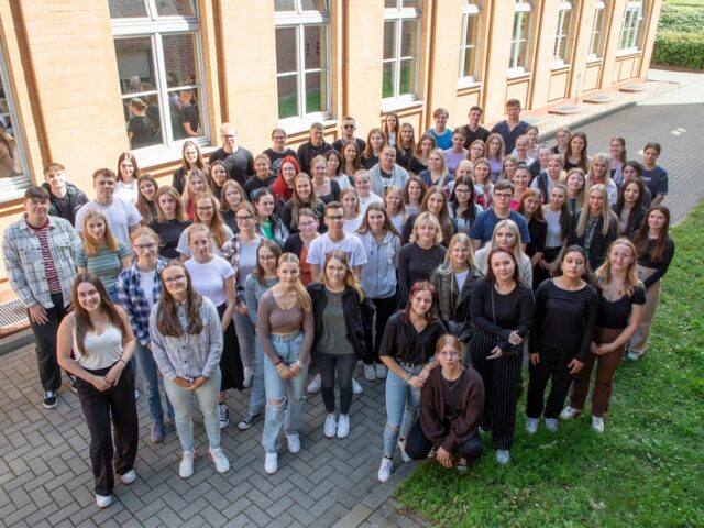 Das Ausbildungszentrum für Gesundheitsfachberufe an der Universitätsmedizin Magdeburg startet das Ausbildungsjahr 2023