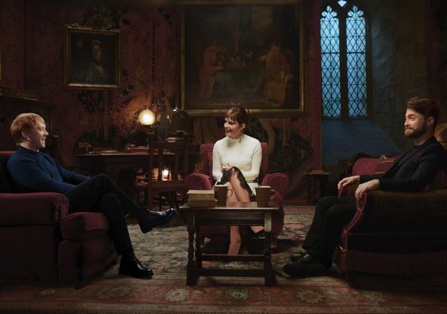 Free-TV-Premiere: SAT.1 zeigt Daniel Radcliffe und Emma Watson in der Doku „Rückkehr nach Hogwarts – 20 Jahre Harry Potter“ (20:15 – 22:30 Uhr)