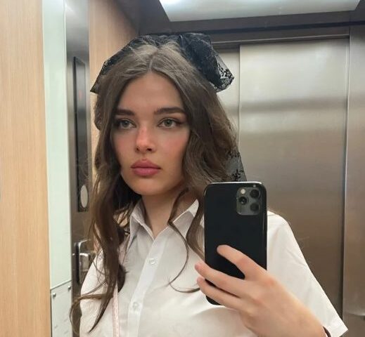 Baby B3ns veröffentlicht ihre neue Single “Schmetterling”