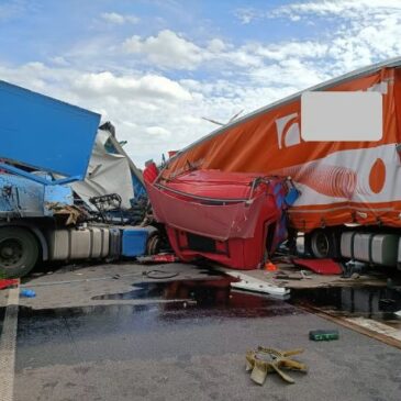 Schwerer LKW-Unfall sorgt für Stau auf A2
