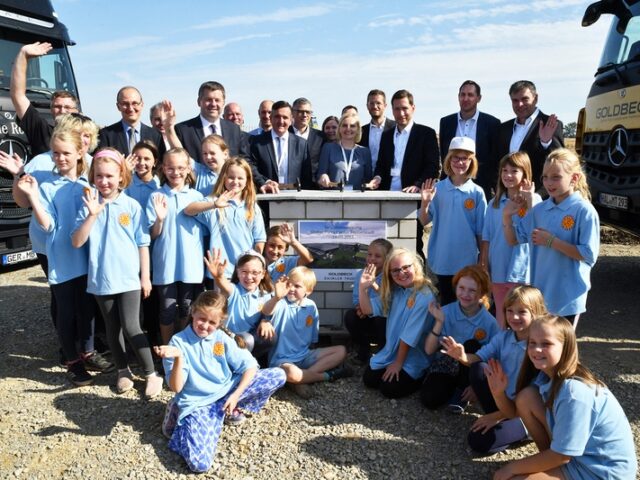 Grundsteinlegung in Halberstadt: Mercedes-Benz Lkw errichtet zentralen Logistikstandort für weltweite Ersatzteilversorgung