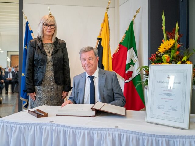 FrĂĽherer OberbĂĽrgermeister Dr. Lutz TrĂĽmper ist EhrenbĂĽrger der Landeshauptstadt Magdeburg