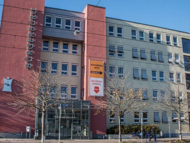Terminvergabe für Ausländerbehörde zeigt Wirkung, neuer Service für Dokumentausgabe geplant