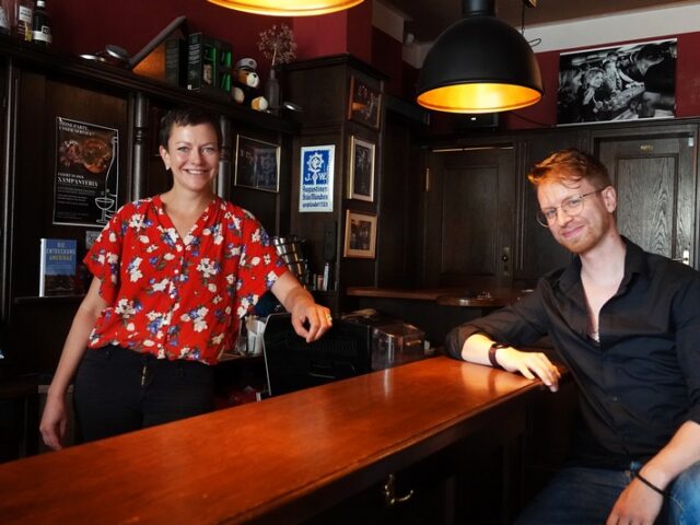 Der „Tresenchor“ des Theaters Magdeburg startet am kommenden Dienstag, 19 Uhr, in der Xampanyeria