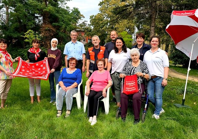 Malteser bilden Magdeburger Gymnasiasten zu Seniorenbegleitern aus