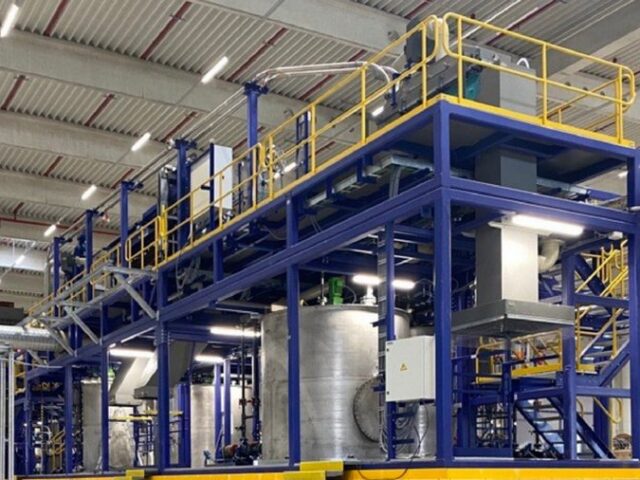 Ministerpräsident Haseloff bei Eröffnung der Li-Cycle-Recycling-Anlage in Sülzetal