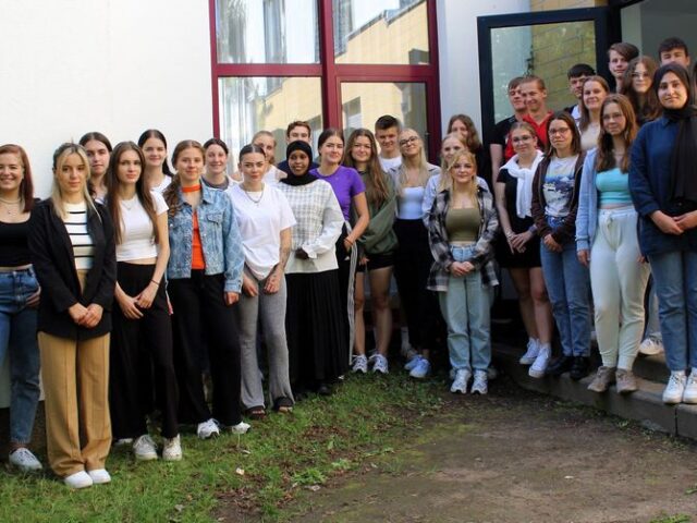 DRK kritisiert geplante HaushaltskĂŒrzungen des Bundes bei Freiwilligendiensten