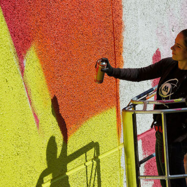 Kunstprojekt am Hauptbahnhof fertiggestellt / Künstlerische Gestaltung der Brückenwiderlager