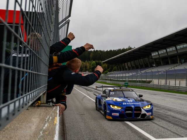 DTM: René Rast feiert ersten Sieg als BMW M Werksfahrer – Sheldon van der Linde als Zweiter auf dem Podium