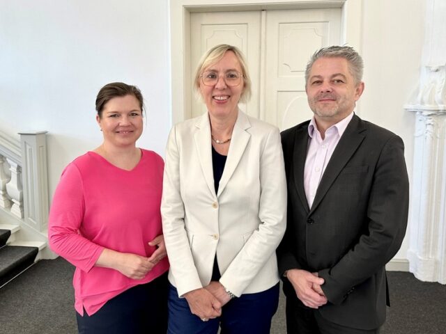 Justizministerin Weidinger verabschiedet Ministerialdirigentin Uta Wilkmann