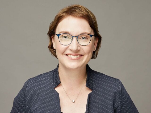 Staatssekretärin Stefanie Pötzsch eröffnet Jubiläumsfeierlichkeiten im Allee-Center Magdeburg