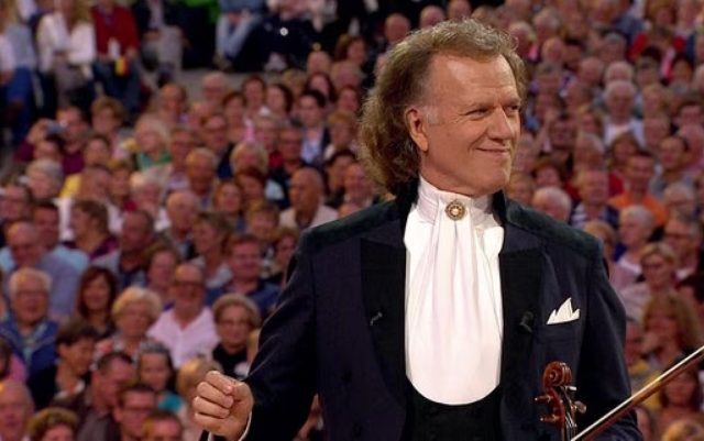 TV-PREMIERE IM MDR FERNSEHEN: André Rieu – Das große Open-Air-Konzert 2023 (20:15 – 22:43 Uhr)