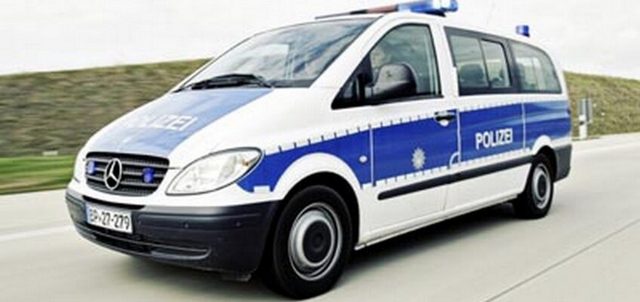 Zeugenaufruf der Bundespolizei: Bisher unbekannter Täter stellt Einkaufswagen ins Gleis – Regionalexpress erfasst diesen