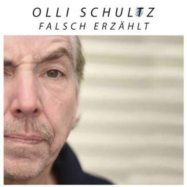 Olli Schulz veröffentlicht neuen Song “Falsch erzählt” aus dem kommenden Album “Vom Rand der Zeit”