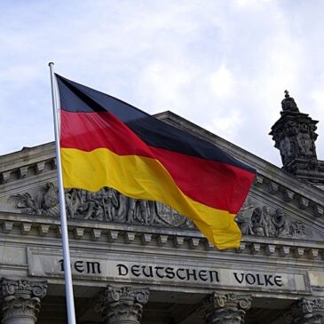 Bruttoinlandsprodukt im Jahr 2023 um 0,3 % gesunken / Die Folgen der globalen Krisen belasten die deutsche Wirtschaft