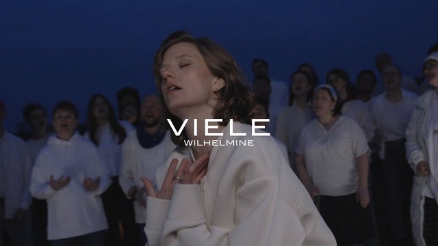 Wilhelmine mit ihrer neuen Single „viele“ (Offizielles Musikvideo)
