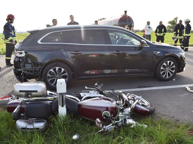 Motorradfahrer bei Auffahrunfall schwer verletzt
