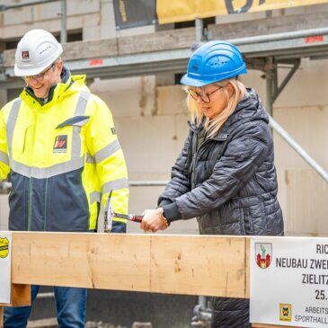 Richtfest für Multifunktionshalle in Neue Neustadt: Nutzung durch Schulen und Vereine ab 2025 möglich / Meilenstein für den Sporthallenbau an der Zielitzer Straße