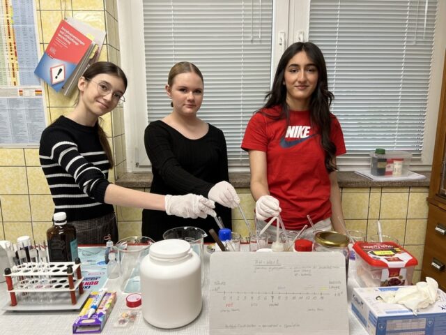 Nachwuchswerbung: Zum Girl´s & Boy´s Day Apothekenluft schnuppern